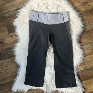 Lululemon women’s work out gray capris size 8